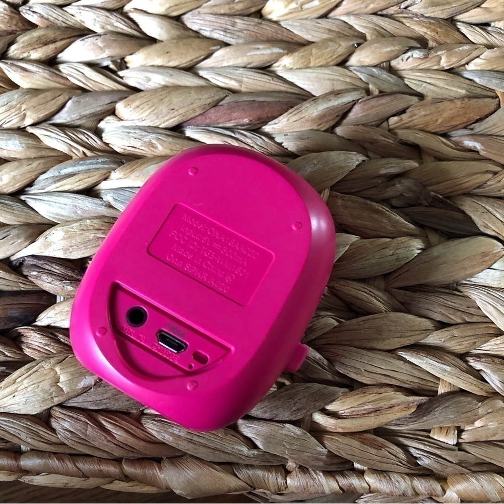 Pink Portable speaker - Picture 2 of 2